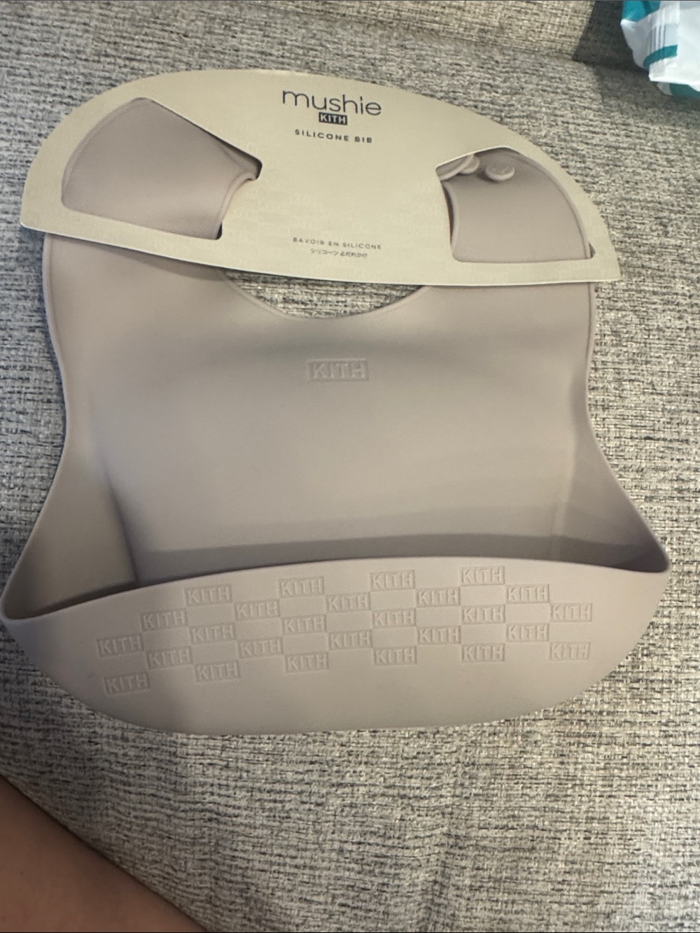 Kith Silicone Bib in Taupe